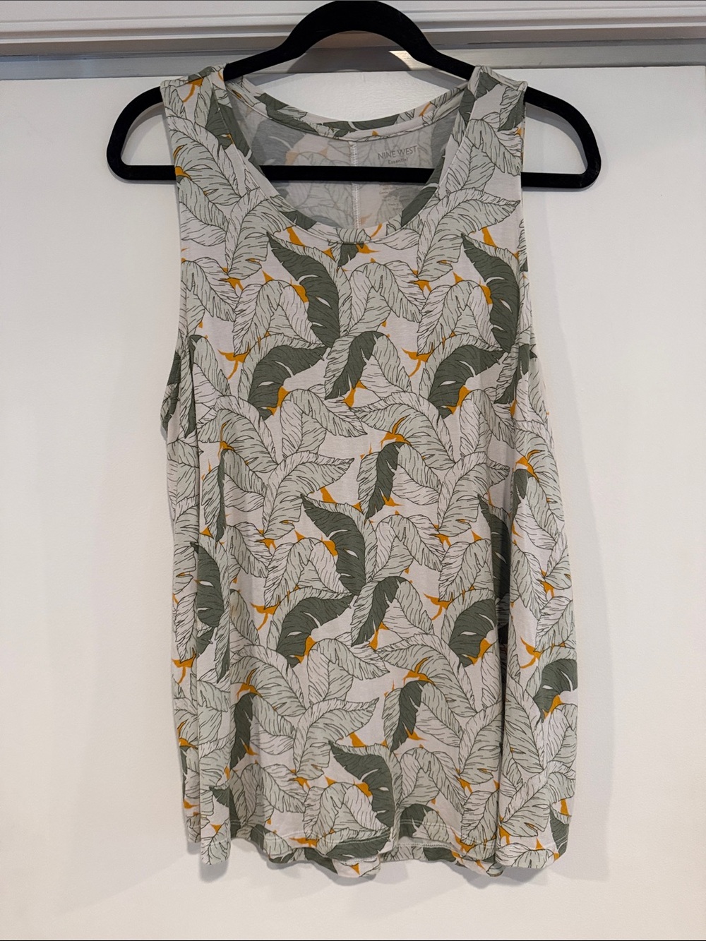 Nine West Olive & Mustard Leaf-Print Sleeveless tank top
